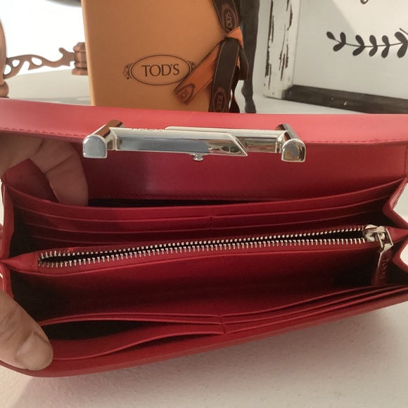TOD’S Wallet - Picture 2 of 3